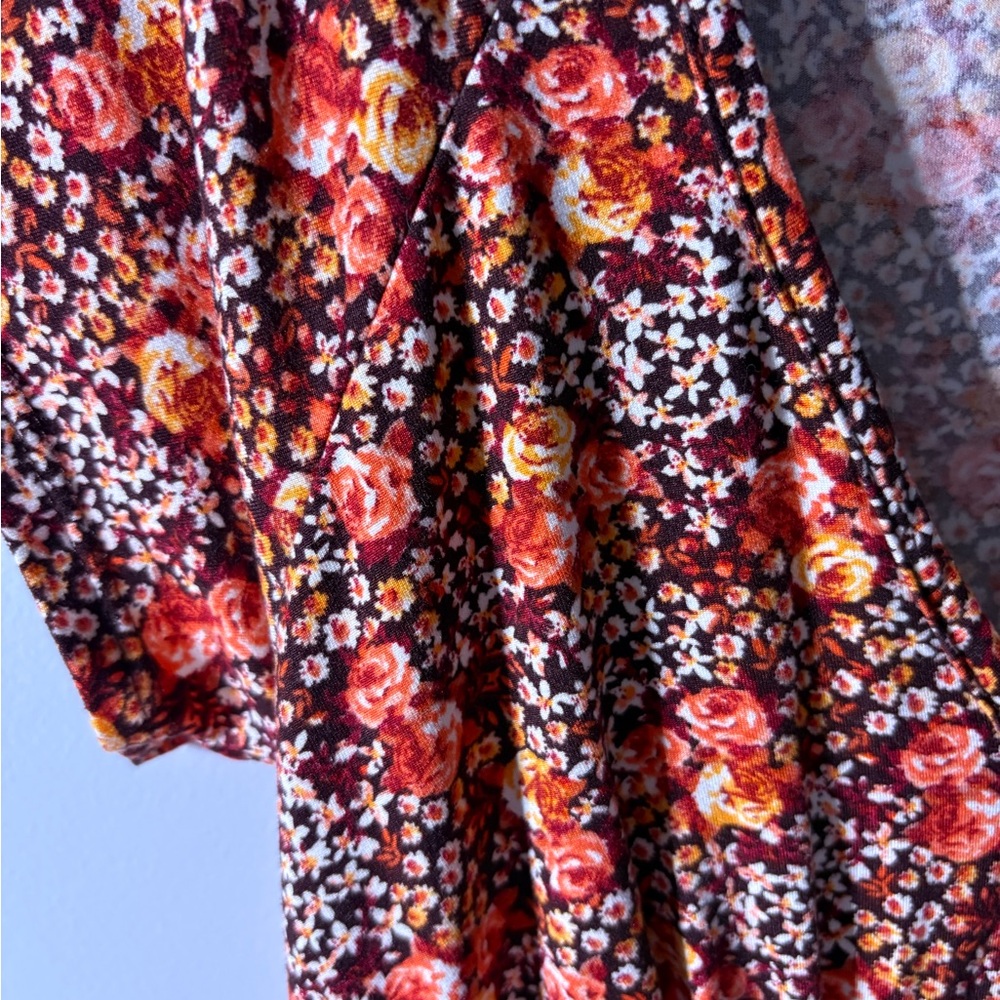 Urban Outfitters Floral V-Neck Short Sleeve Babydoll Dress in Rust Red XS - Picture 5 of 6
